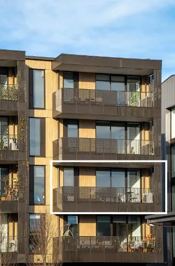 Central City Sunsets - Warm! Modern! Quiet! Christchurch Apartment